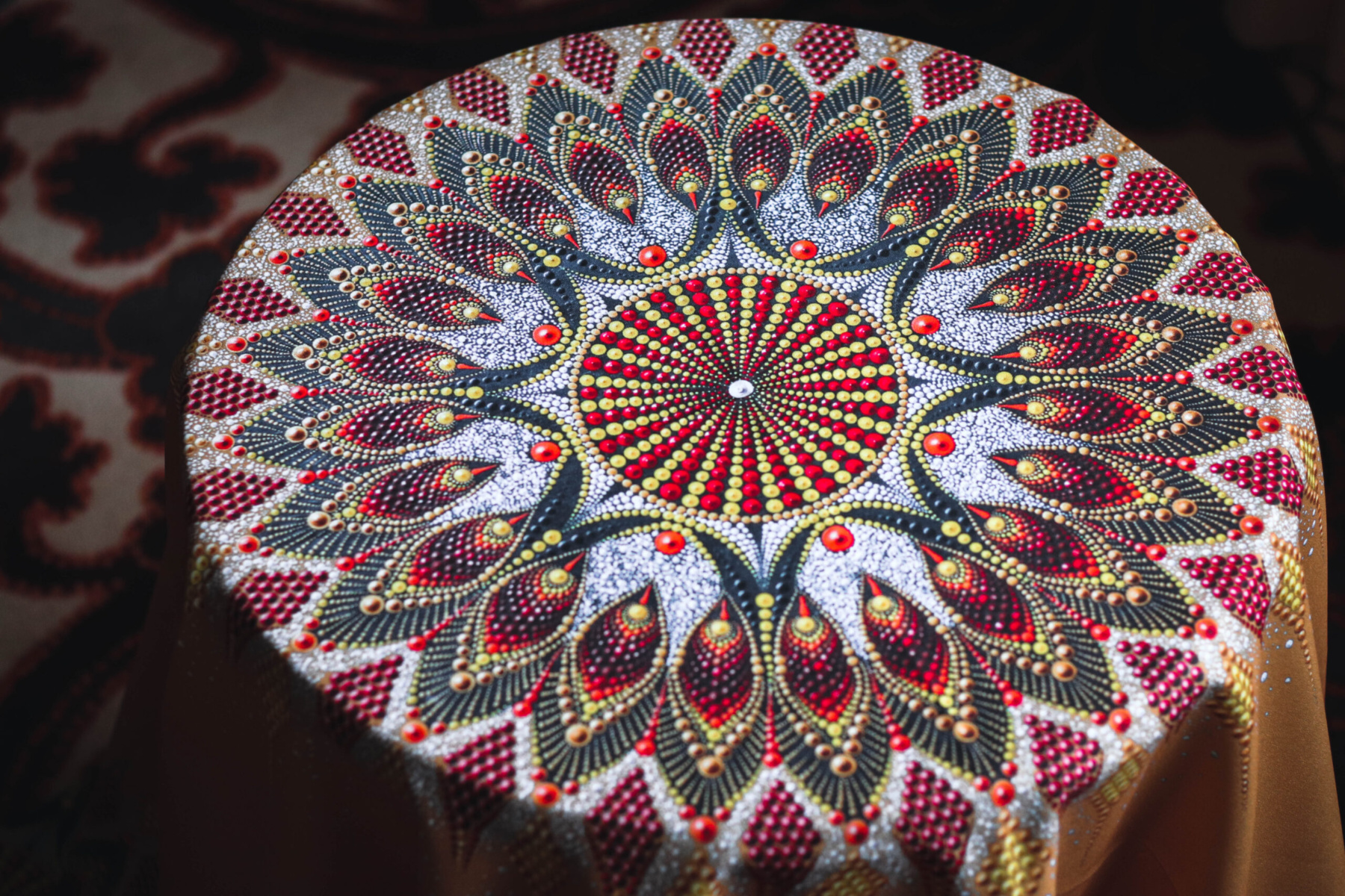 staltiese su mandala taskavimo technika
